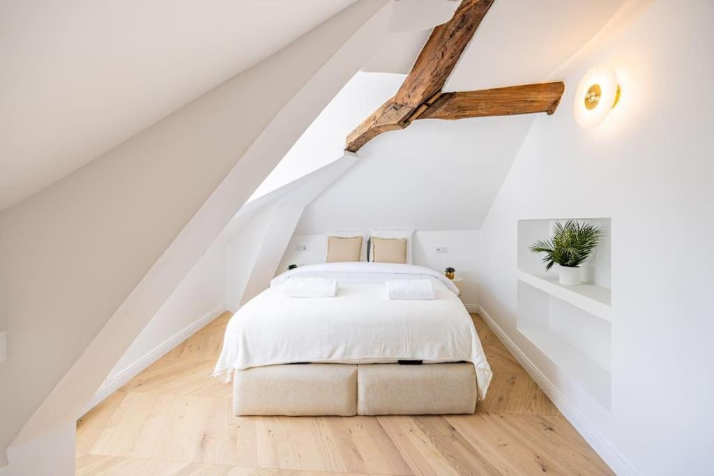 3 Bedrooms Sacree Coeur Place Du Tertre Montmartre Appartement Parijs